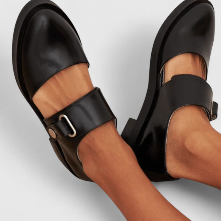 Women's Classic Orthopedic Mary Janes in Black