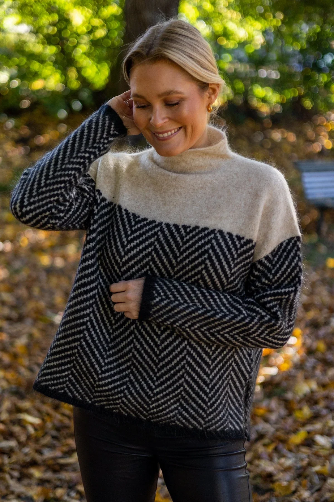 Women's Cozy Turtleneck Pullover for Winter (4)