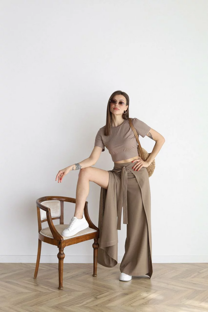 Women's Cropped Wide Linen Pants in Mokka
