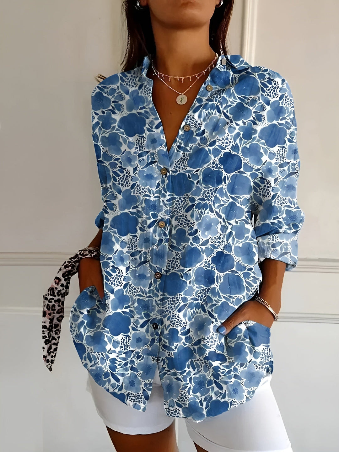 Women's Effortless Summer Linen Blouse in Dunkelblau Floral