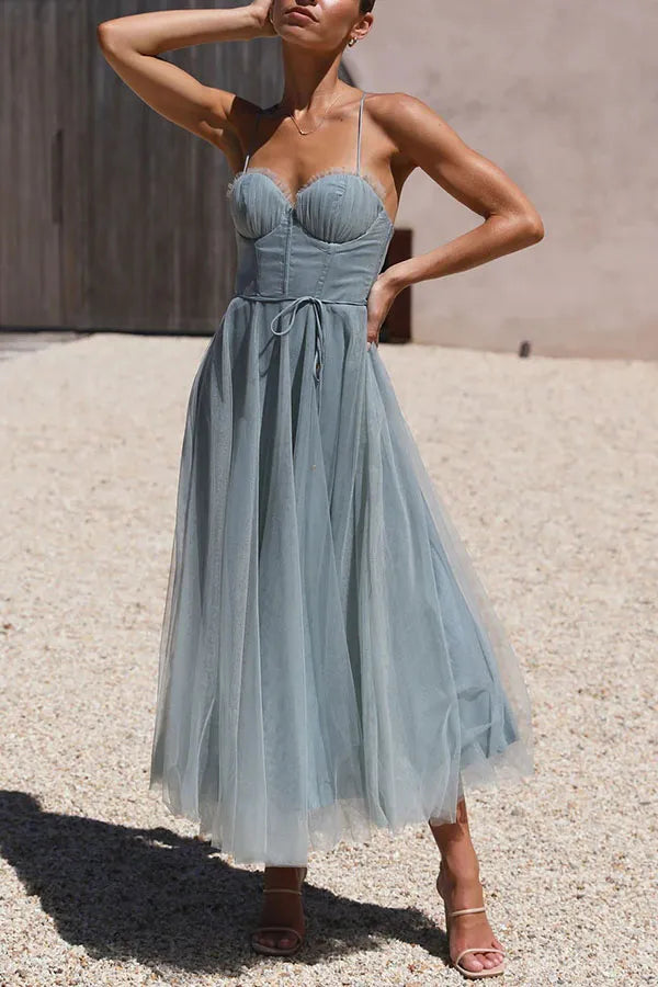 Women's Lace Midi Dress for Summer Weddings in Niebieski
