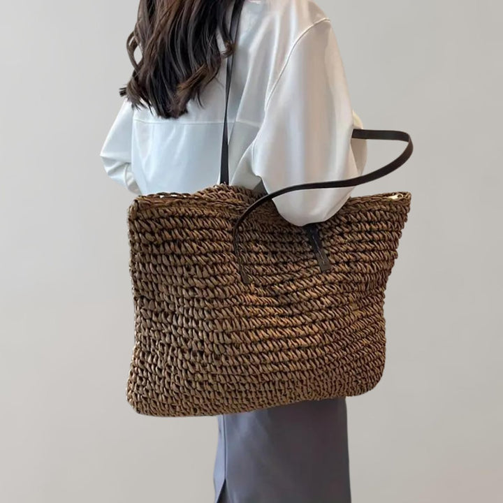 Women's Lightweight Woven Raffia Boho Beach Bag in Coffee