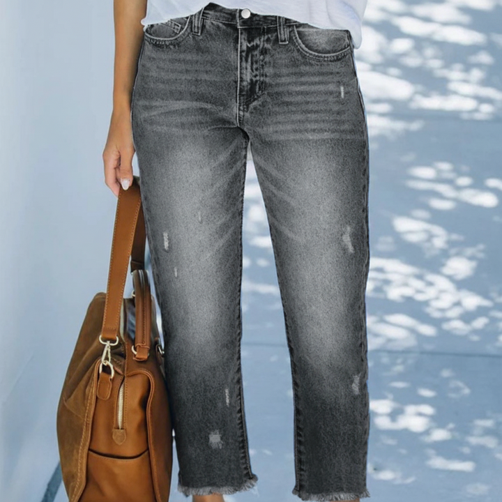 Women's Retro Short Straight Jeans in Grey