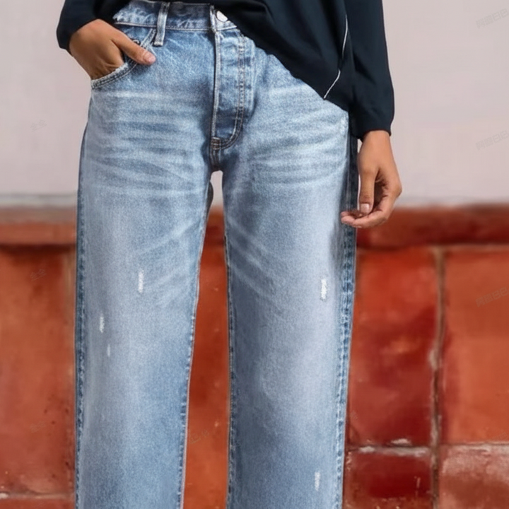 Women's Retro Short Straight Jeans in Light Blue