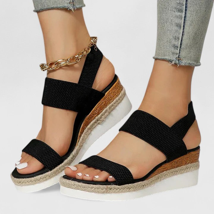 Women's Strappy Platform Sandal for Summer in Black