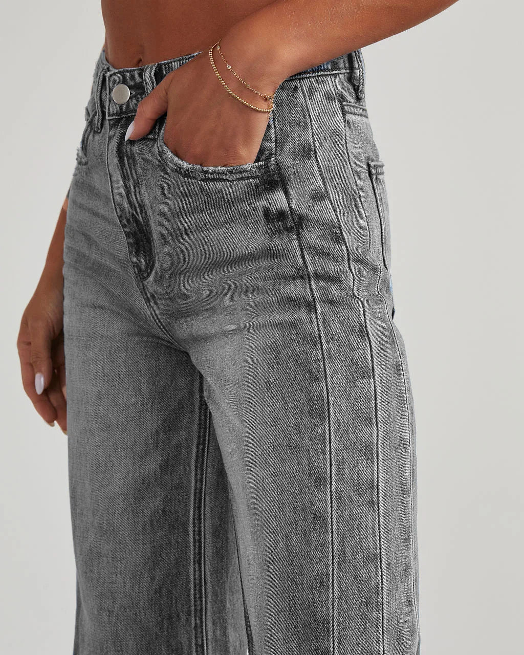 Women's Wide-Leg Jeans with Raw Hem (3)