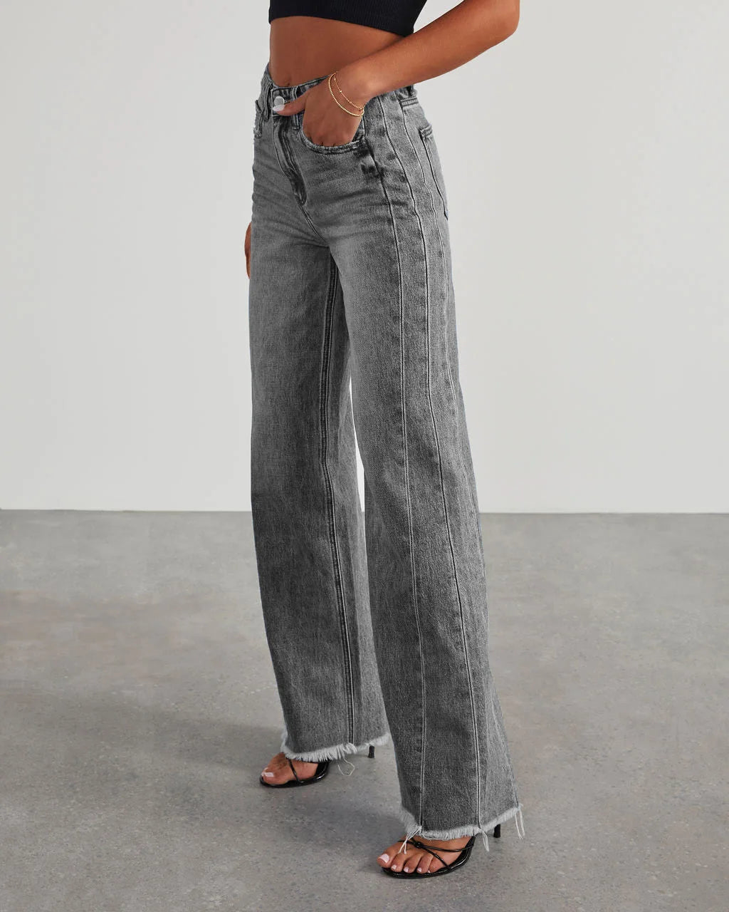 Women's Wide-Leg Jeans with Raw Hem in Grey