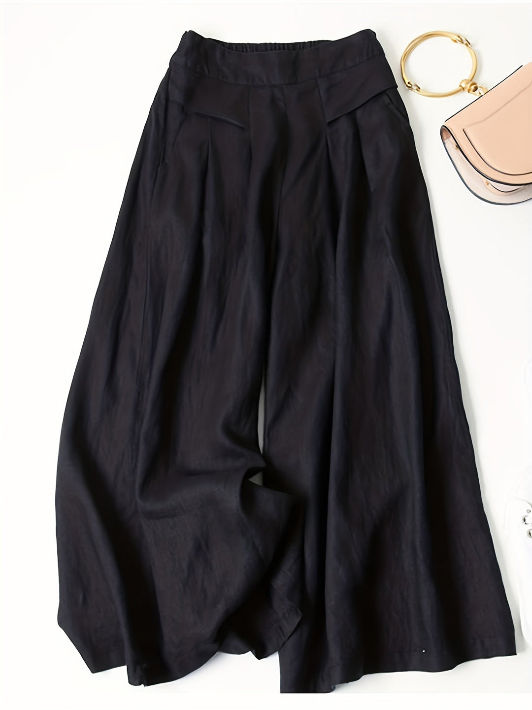 Women's Wide Linen Capri Pants in Black