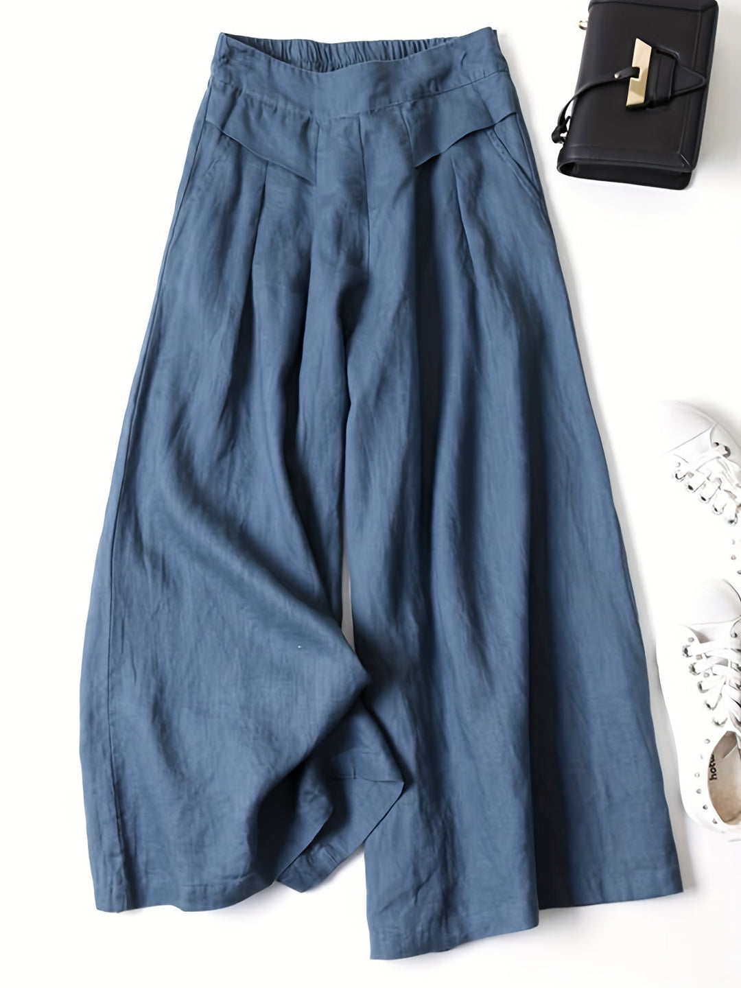Women's Wide Linen Capri Pants in Blue